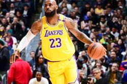  詹姆斯复出首战 