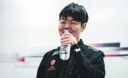 JackeyLove遭遇十五连败，日本队教练面临压力！的简单介绍